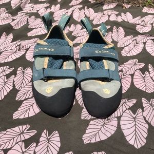Evolv Women’s Elektra Climbing Shoe - Size 7
